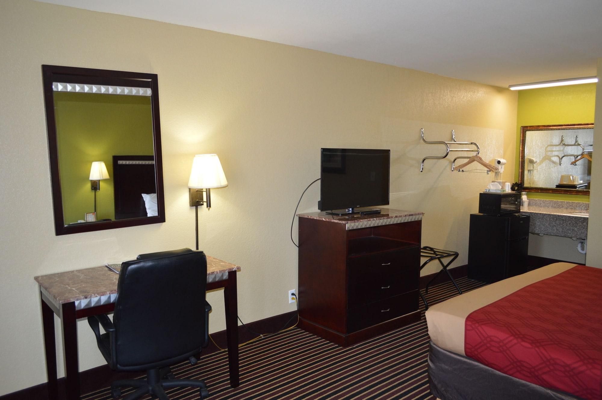 Econo Lodge Lake Charles University Area Exterior photo
