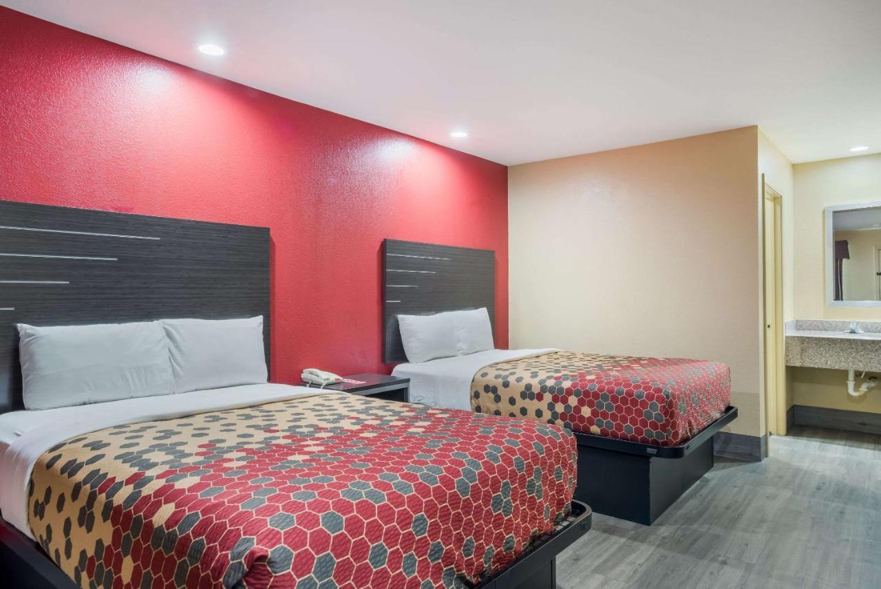 Econo Lodge Lake Charles University Area Exterior photo